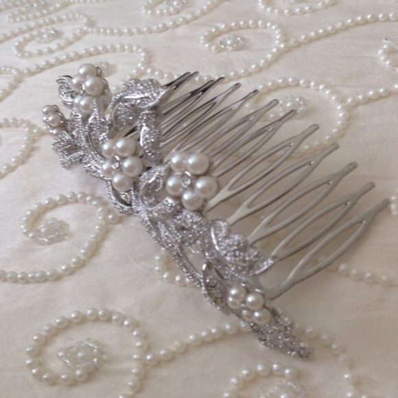 NADRI Silver Jeweled headpiece - Picture 2 of 5